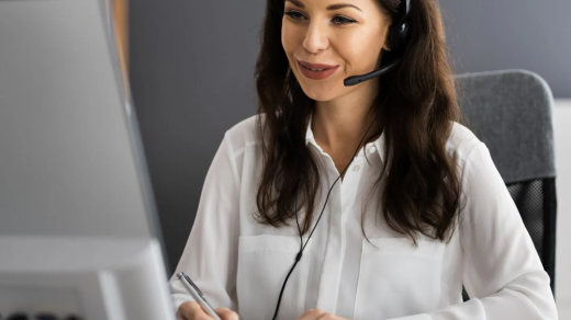 Virtual Receptionist vs. Traditional Receptionist: Which Is Right for Your Business?